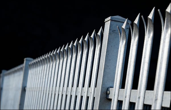 Non conductive glass-reinforced polymer palisade fencing for railway