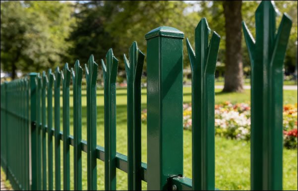 Steel Palisade Fence with Red Oxide Primer and RAL Color Painted